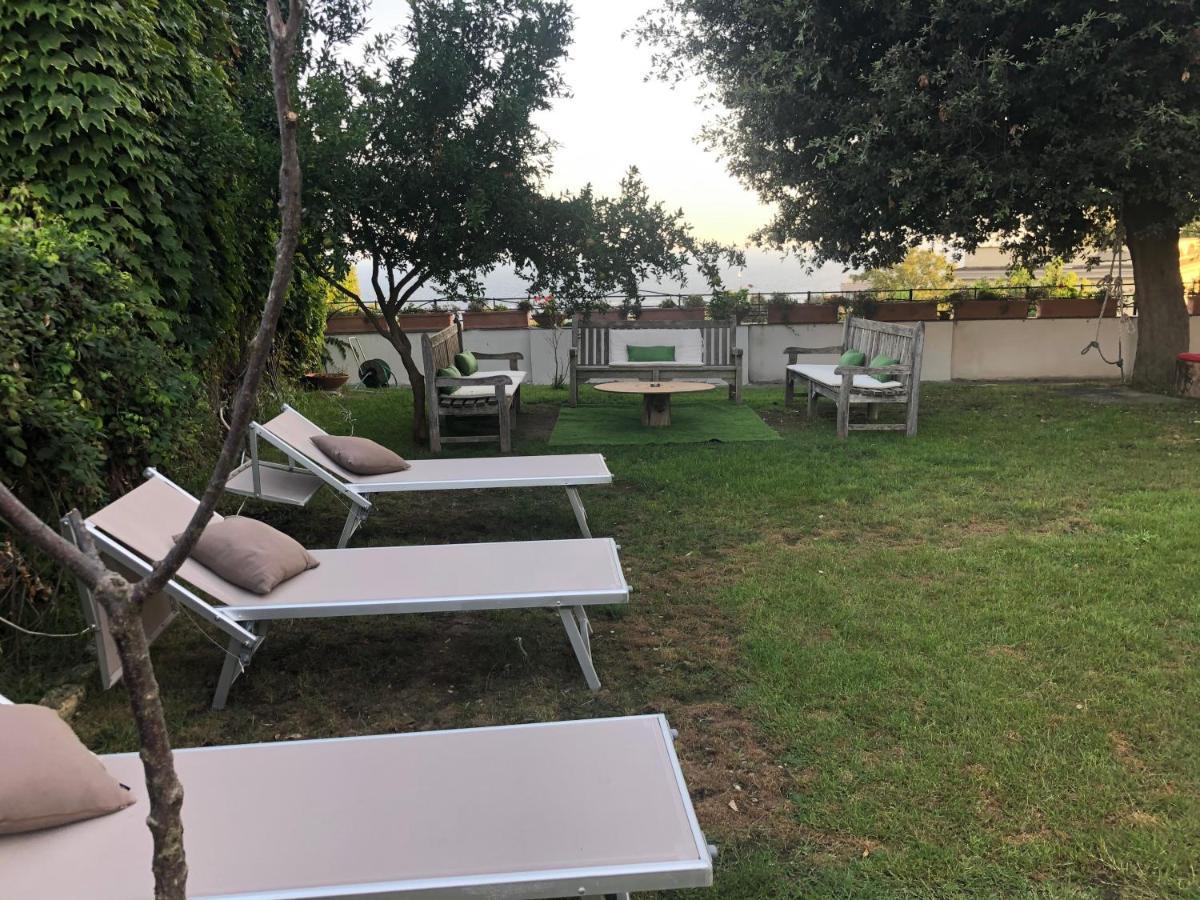 Kamyhouse Una Tranquilla Struttura Nel Verde Villa Napoli Exterior foto