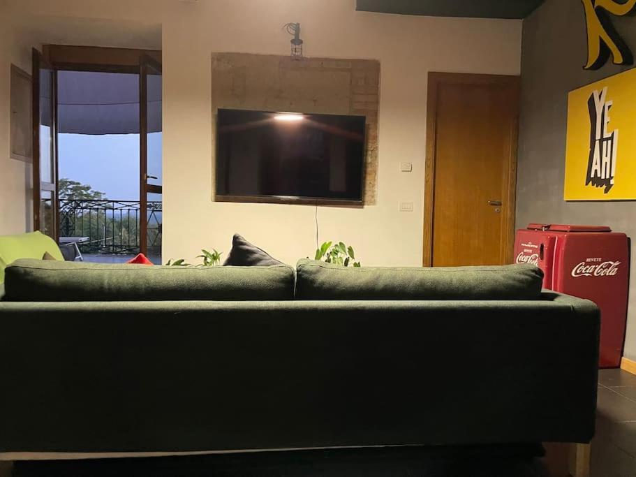 Kamyhouse Una Tranquilla Struttura Nel Verde Villa Napoli Exterior foto